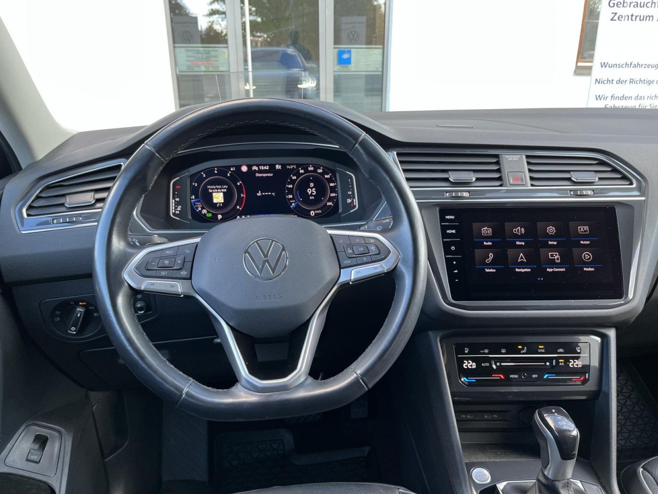 Tiguan Allspace 2,0 TSI DSG 4MotionElegance (AHK+Navi+Leder)