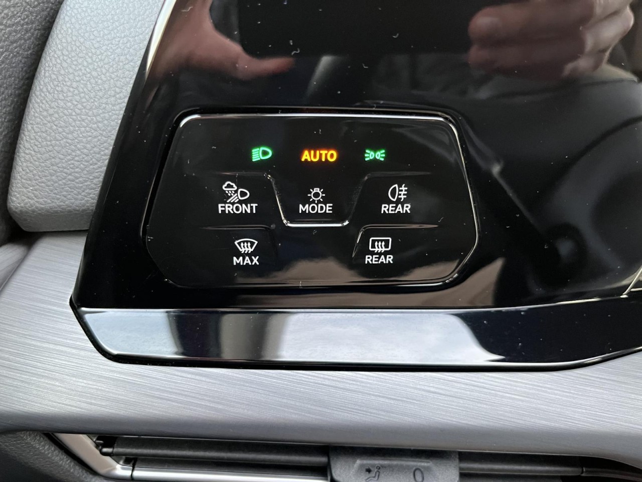 Golf VIII 1,5 eTSI DSG Style (IQLight+HarmanKardon+RearView)