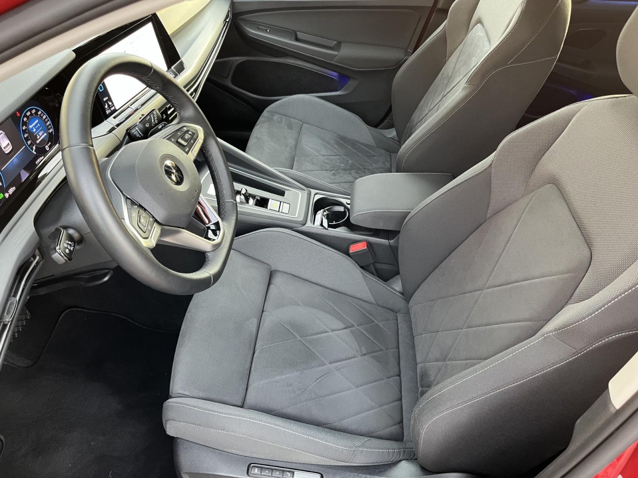 Golf VIII 1,5 eTSI DSG Style (IQLight+HarmanKardon+RearView)