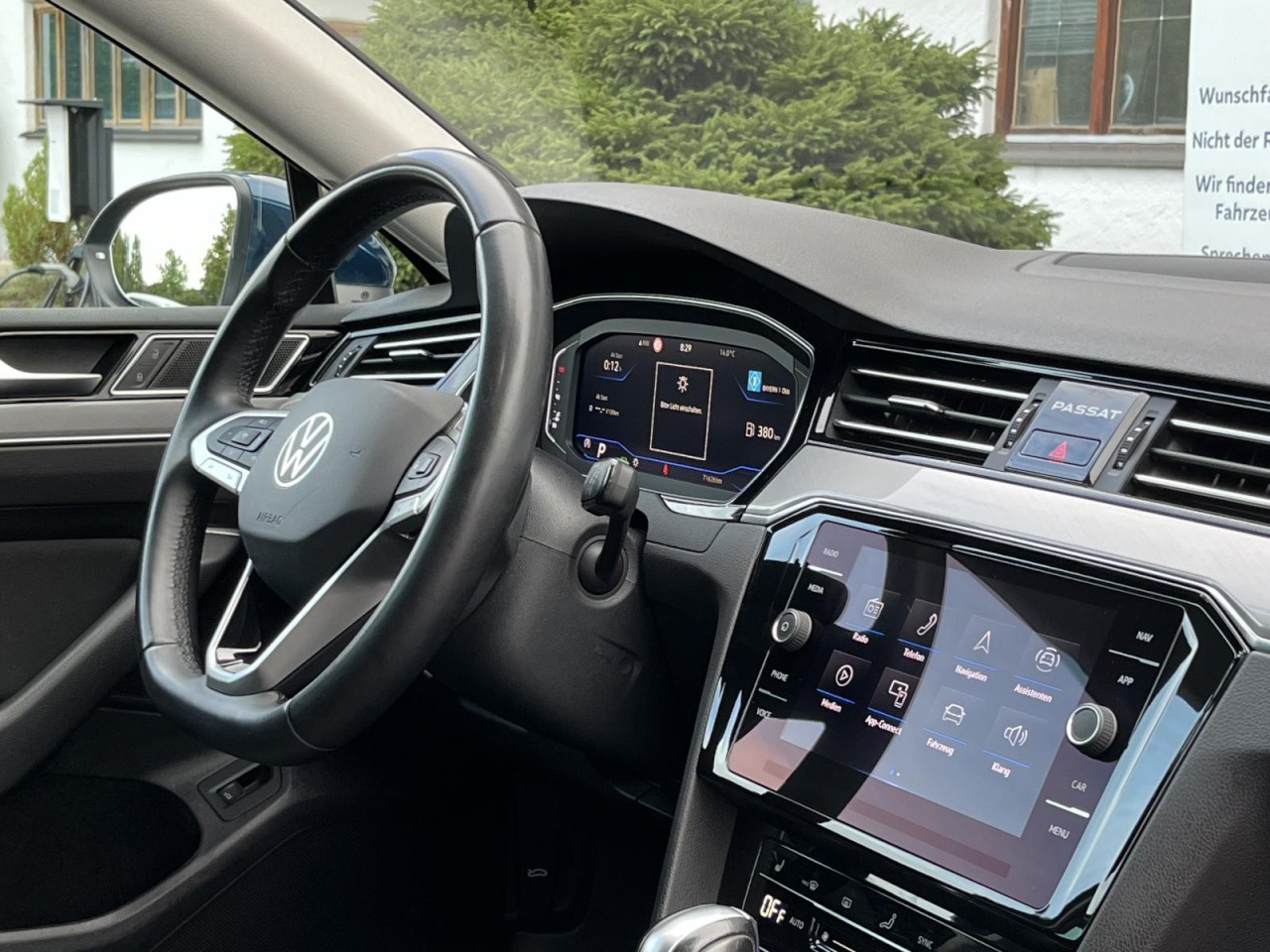 Passat Variant 2,0 TDI DSG Business (AHK+Navi+LED)