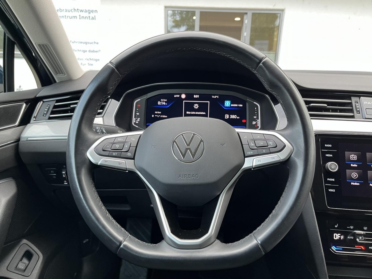 Passat Variant 2,0 TDI DSG Business (AHK+Navi+LED)