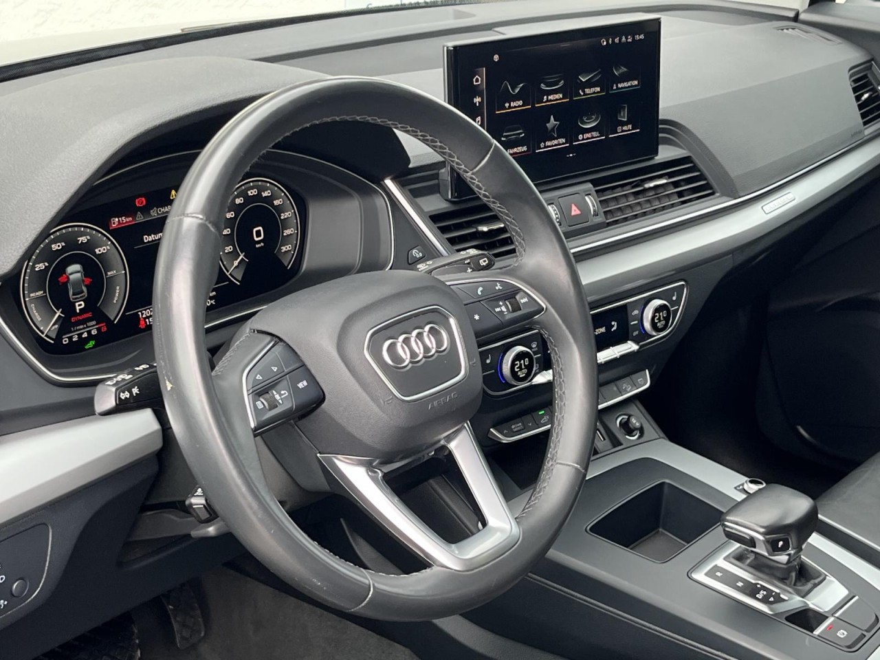 Q5 50 TFSI e quattro Stronic (Leder+AHK+Sitzhzg.)