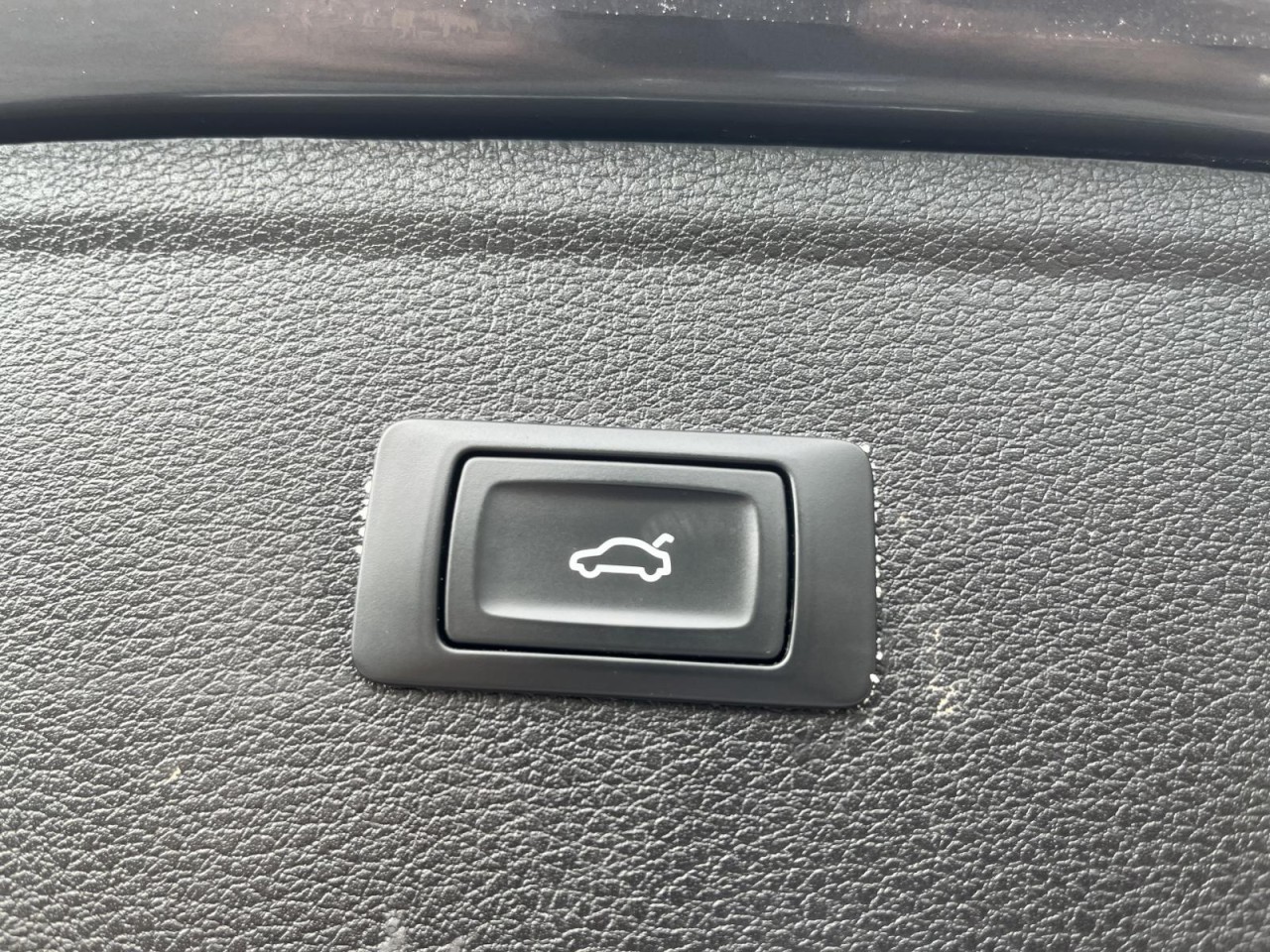 Q5 50 TFSI e quattro Stronic (Leder+AHK+Sitzhzg.)