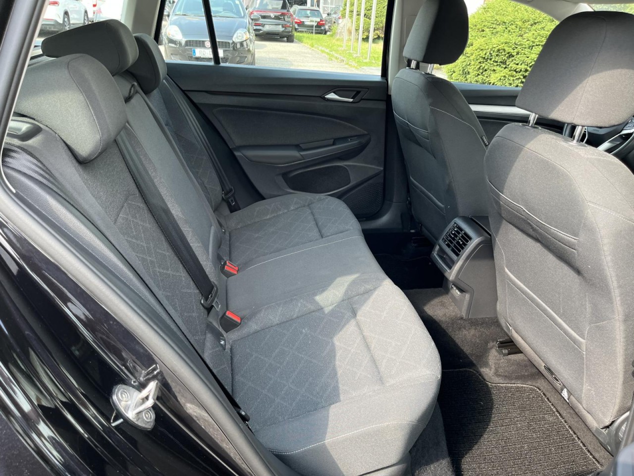 Golf VIII Variant 2,0 TDI DSG Life (LED+Sitzhzg.+ACC)