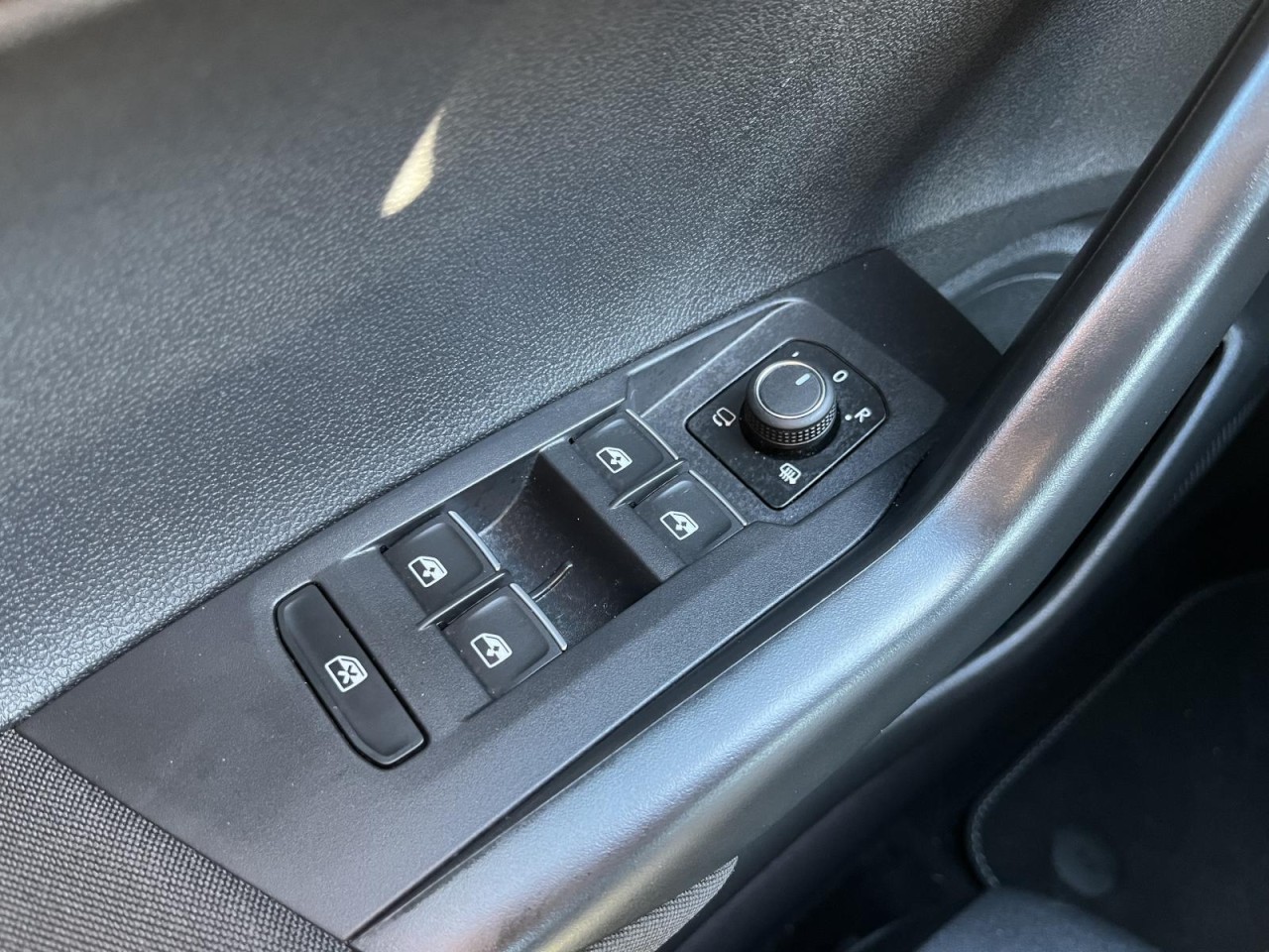 Taigo 1,5 TSI R-Line DSG (RearView+Navi) Klima