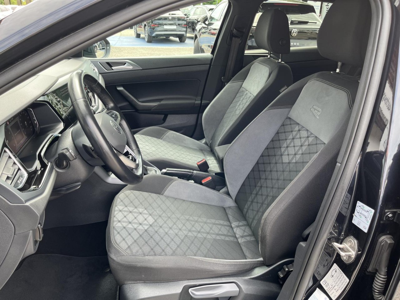 Taigo 1,5 TSI DSG R-Line (IQLight+RearView+Sitzhzg.)