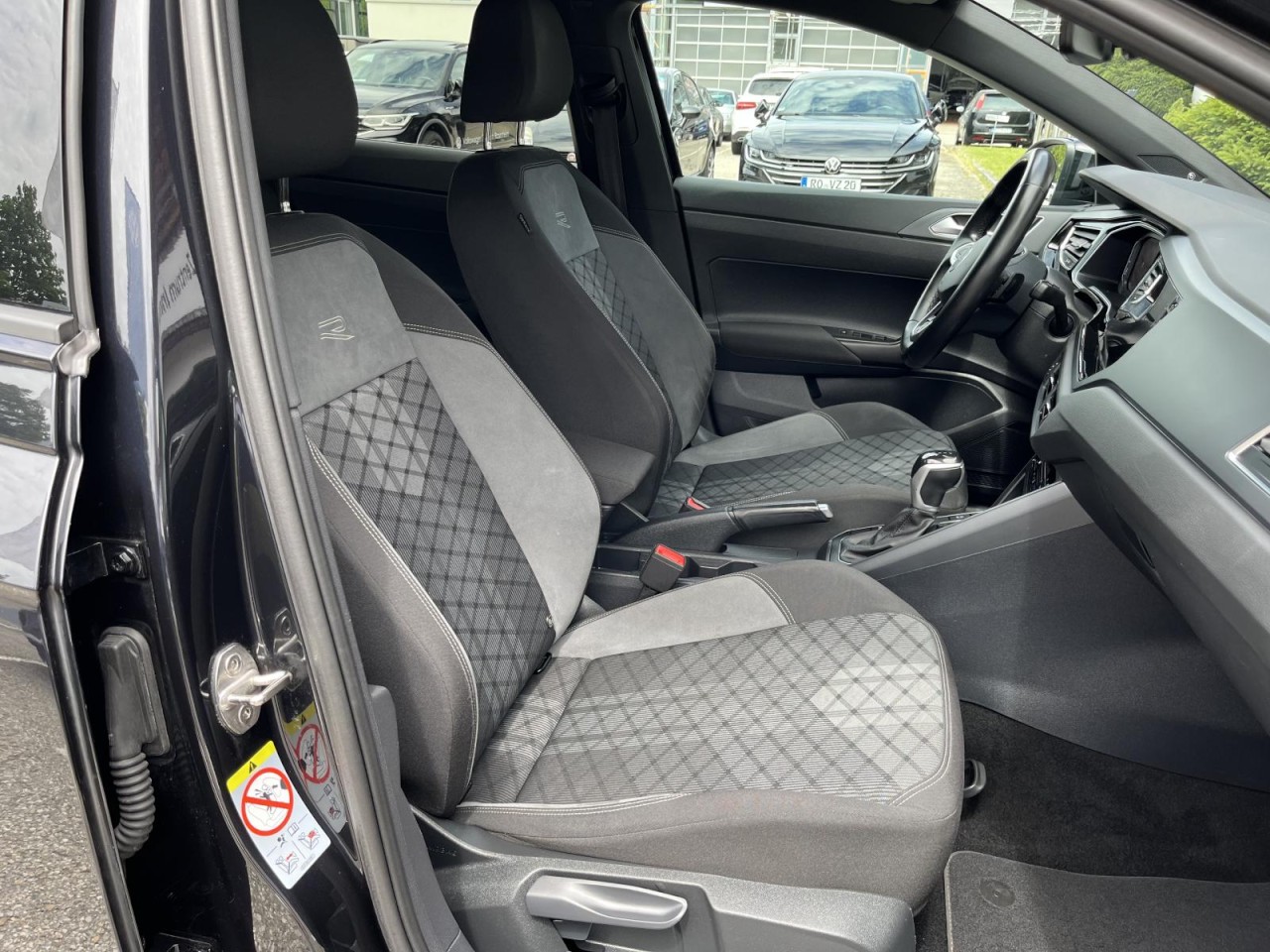 Taigo 1,5 TSI DSG R-Line (IQLight+RearView+Sitzhzg.)