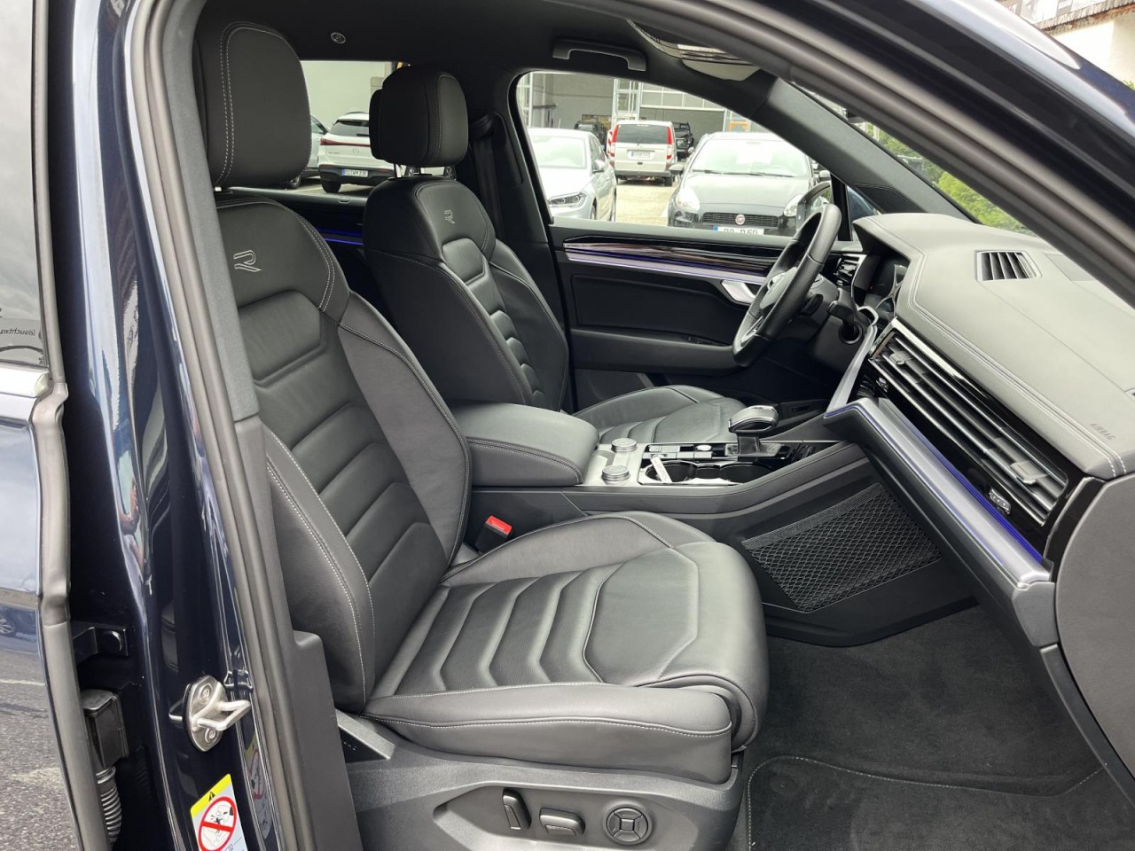 Touareg 3,0 V6 TDI DSG R-Line (AHK+Leder+Standhzg+Allradlenkung)