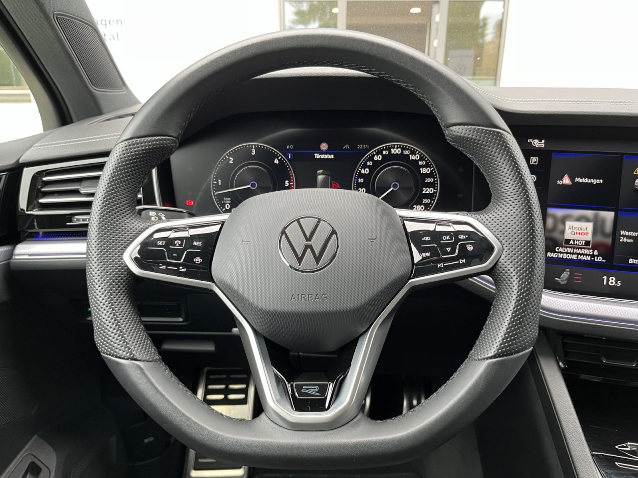 Touareg 3,0 V6 TDI DSG R-Line (AHK+Leder+Standhzg+Allradlenkung)