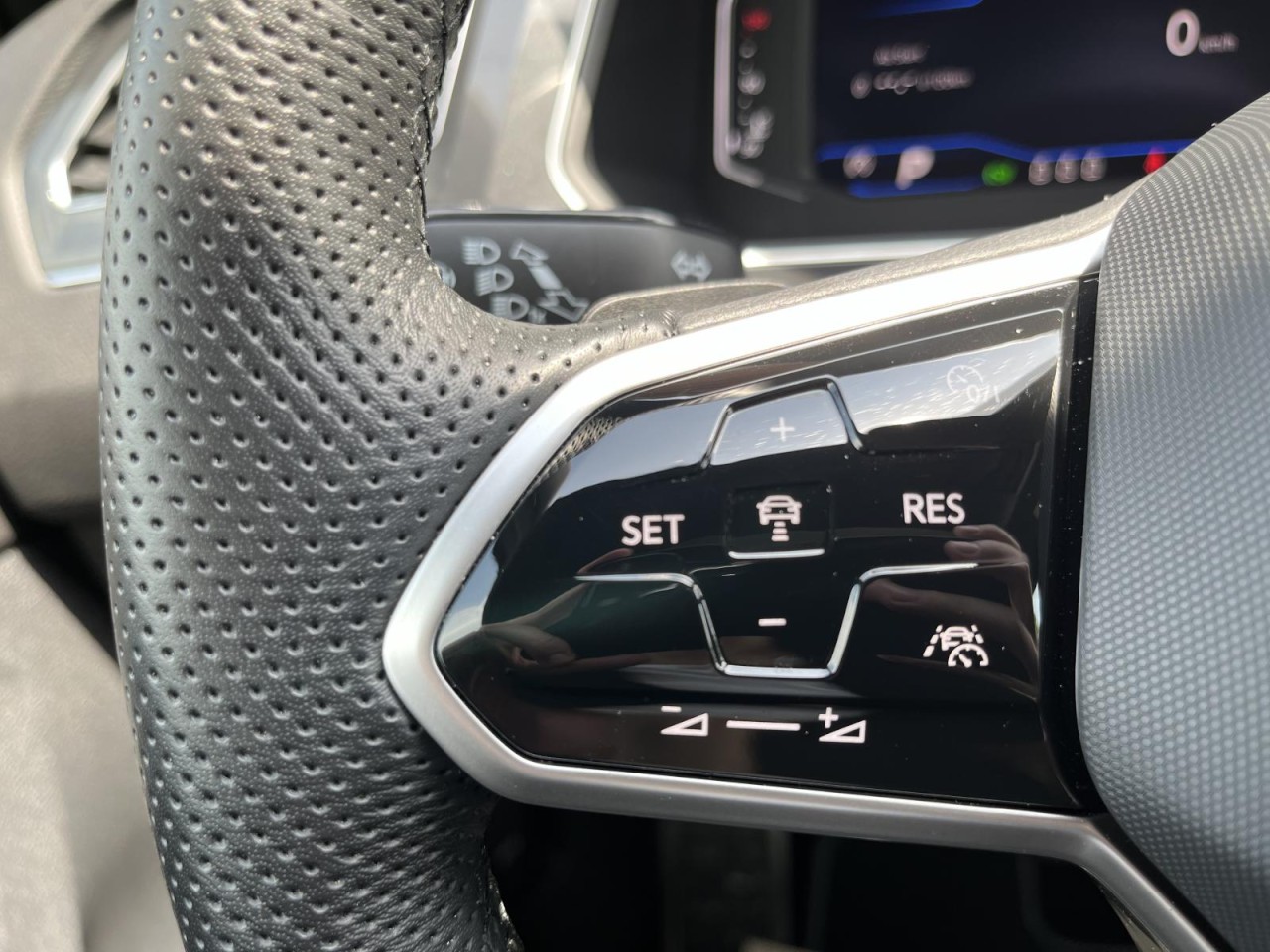 Tiguan 2,0 TDI 4Motion R-Line (BlackStyle+Navi)