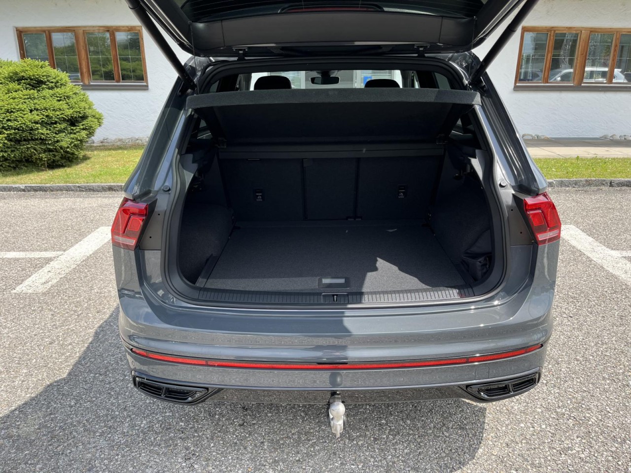 Tiguan 2,0 TDI 4Motion R-Line (BlackStyle+Navi)