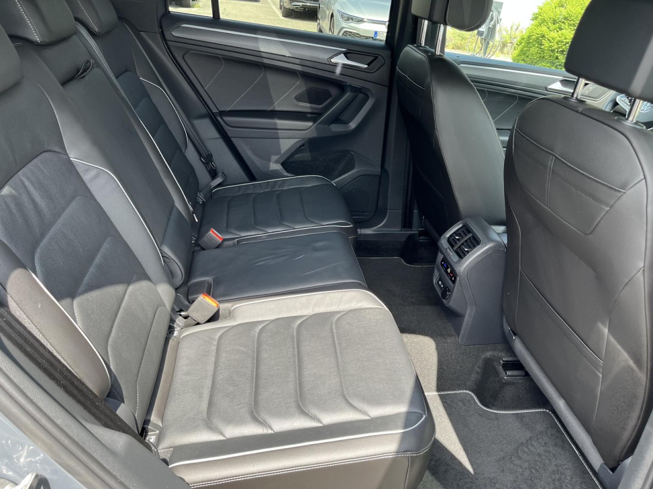 Tiguan 2,0 TDI 4Motion R-Line (BlackStyle+Navi)