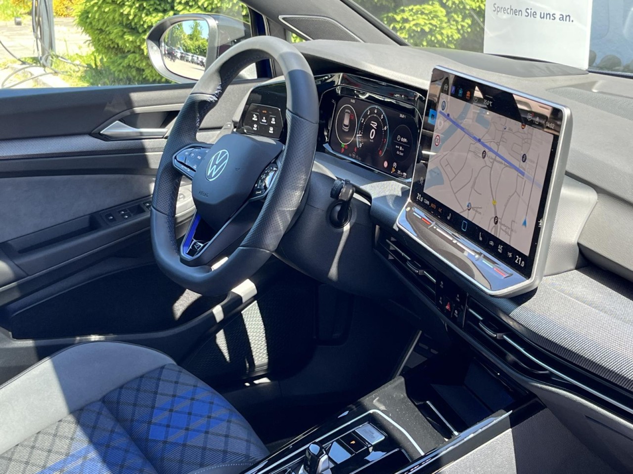 Golf VIII R 2,0 TSI DSG 4Motion (IQ.Light+DCC)