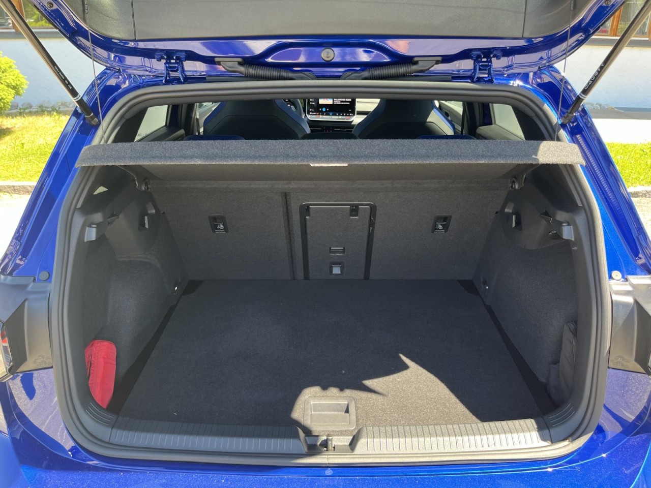 Golf VIII R 2,0 TSI DSG 4Motion (IQ.Light+DCC)