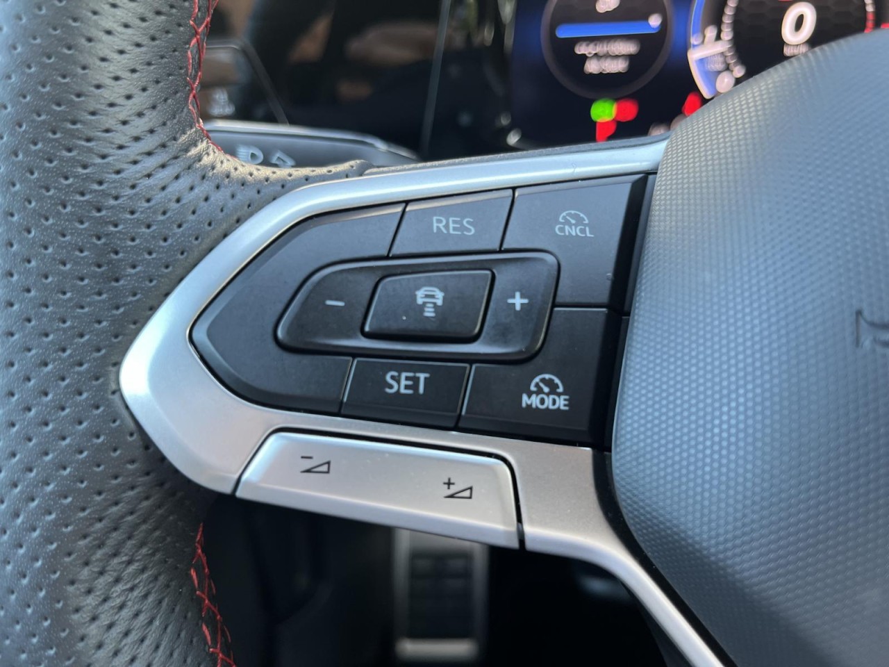 Golf VIII GTI 2,0 TSI DSG (IQ.Light+RearView+ACC)