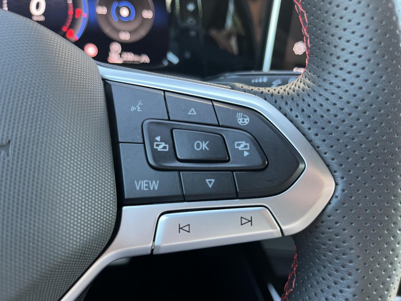 Golf VIII GTI 2,0 TSI DSG (IQ.Light+RearView+ACC)
