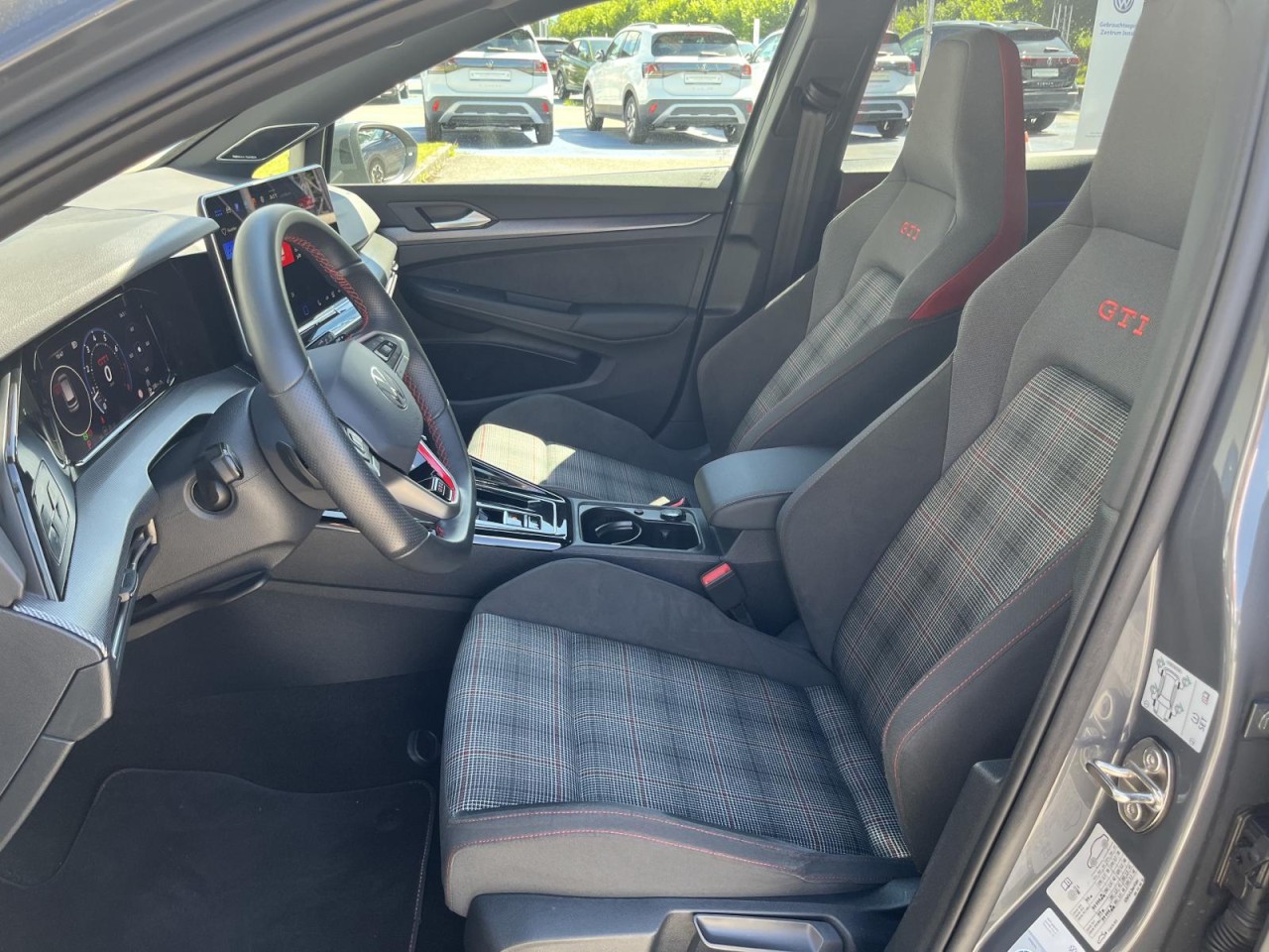 Golf VIII GTI 2,0 TSI DSG (IQ.Light+RearView+ACC)