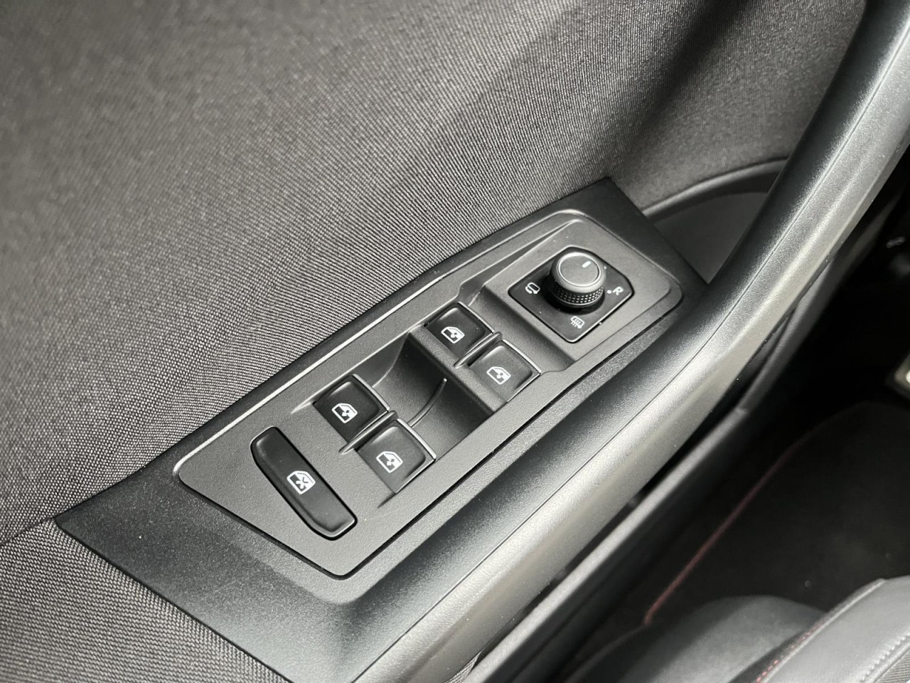 T-Roc 1,5 TSI DSG Sport (ACC+LED+RearView)