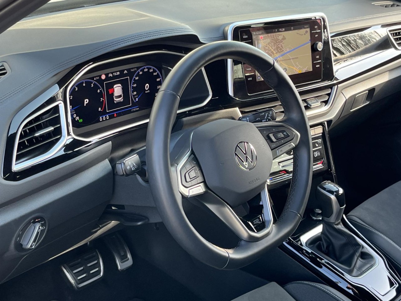 T-Roc 1,5 TSI DSG R-Line (AHK+Navi) Klima Navi