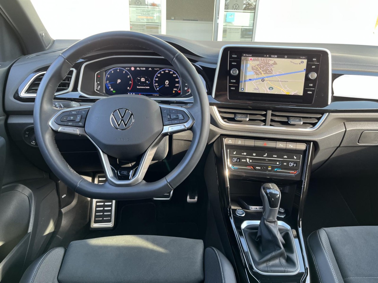 T-Roc 1,5 TSI DSG R-Line (AHK+Navi) Klima Navi