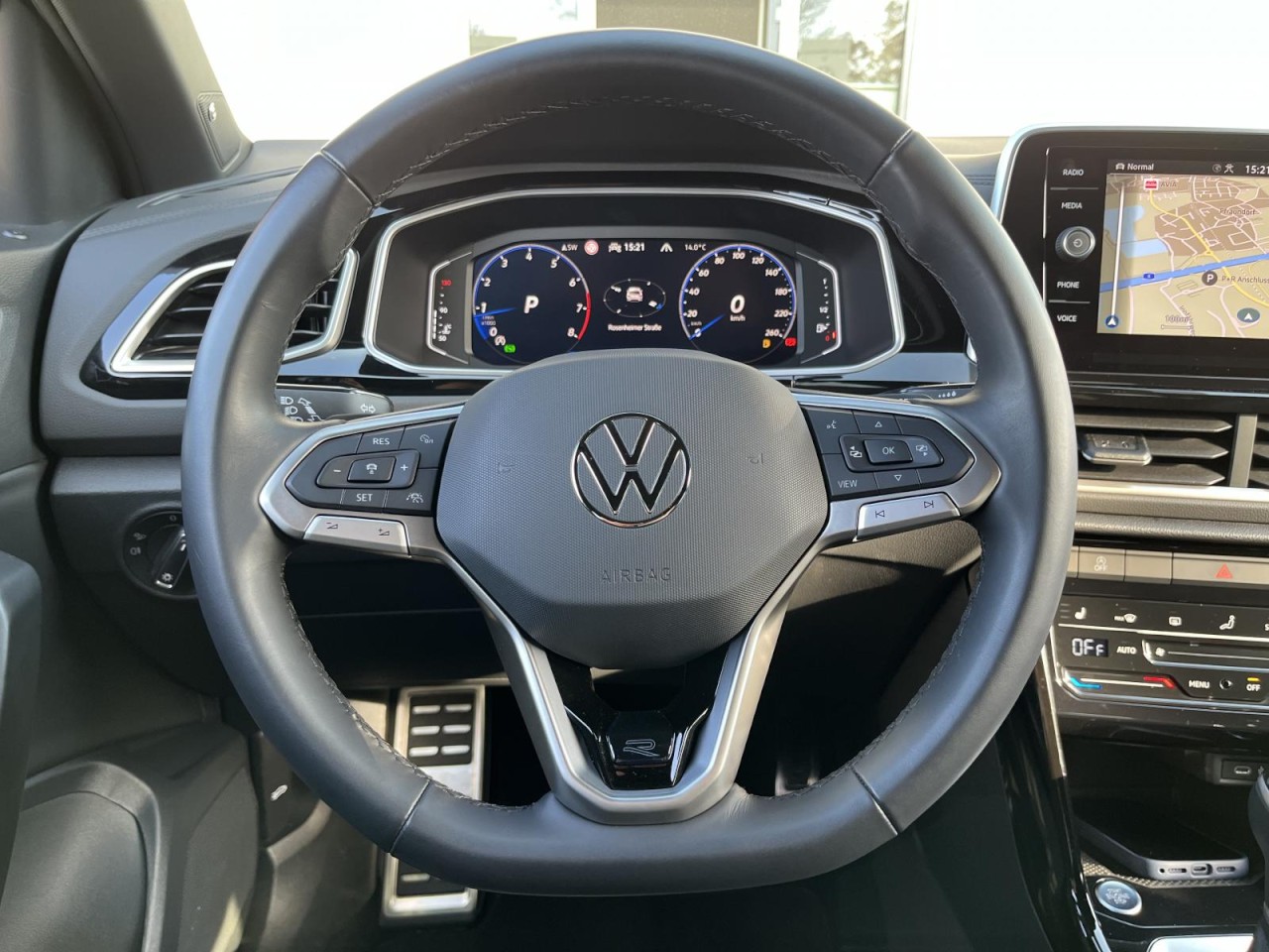 T-Roc 1,5 TSI DSG R-Line (AHK+Navi) Klima Navi