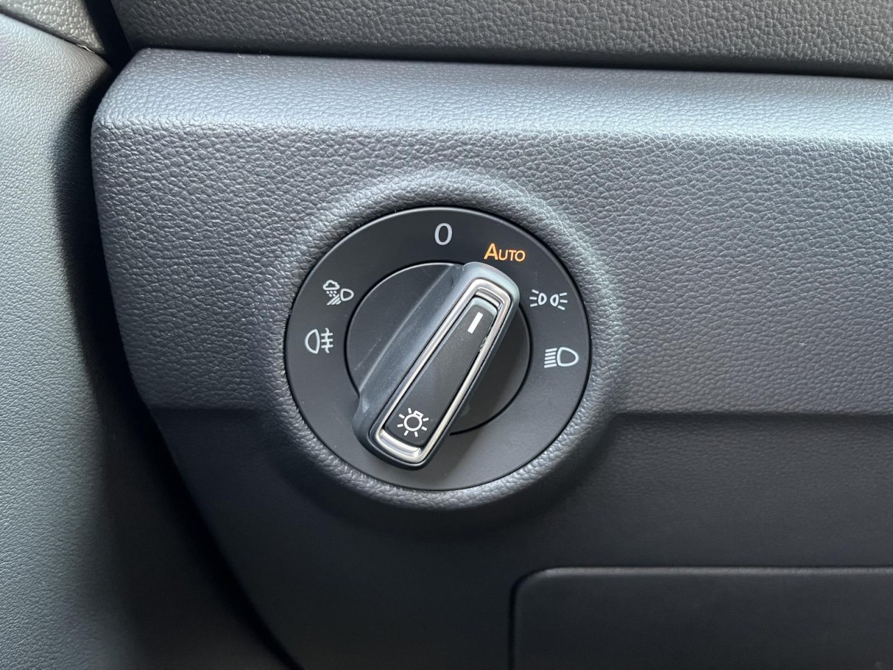 T-Roc 1,5 TSI DSG R-Line (AHK+Navi) Klima Navi