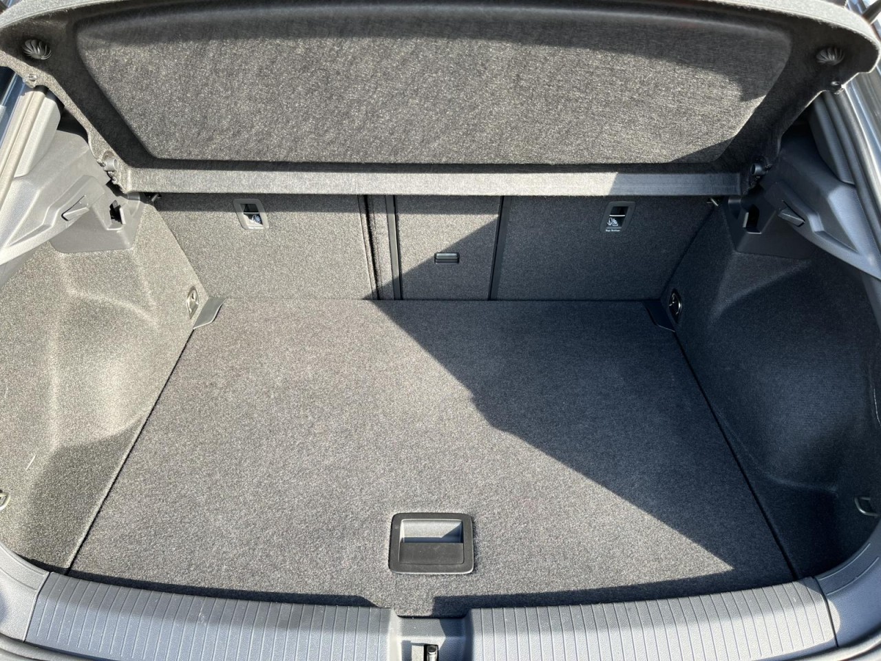 T-Roc 1,5 TSI DSG R-Line (AHK+Navi) Klima Navi