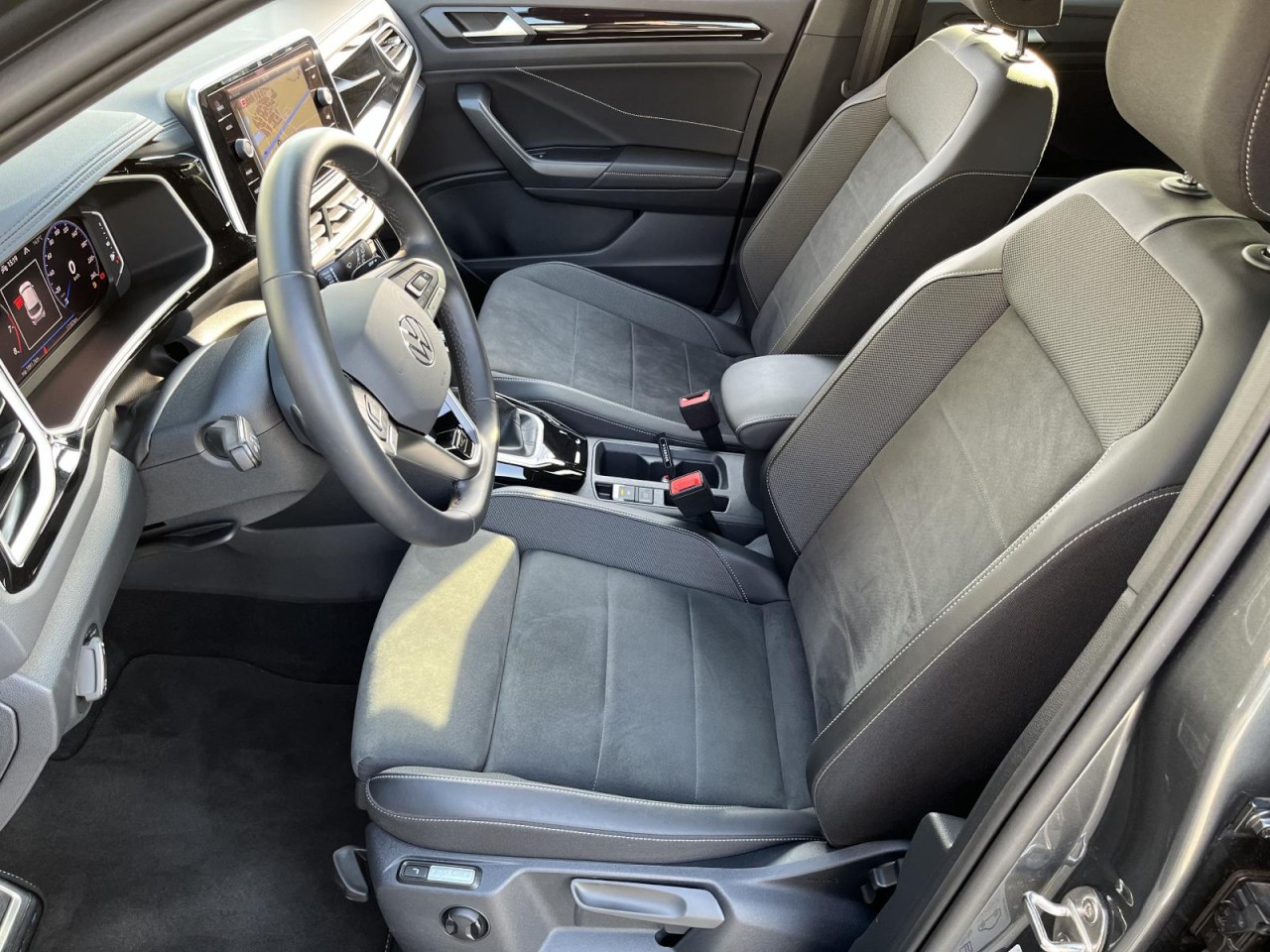 T-Roc 1,5 TSI DSG R-Line (AHK+Navi) Klima Navi