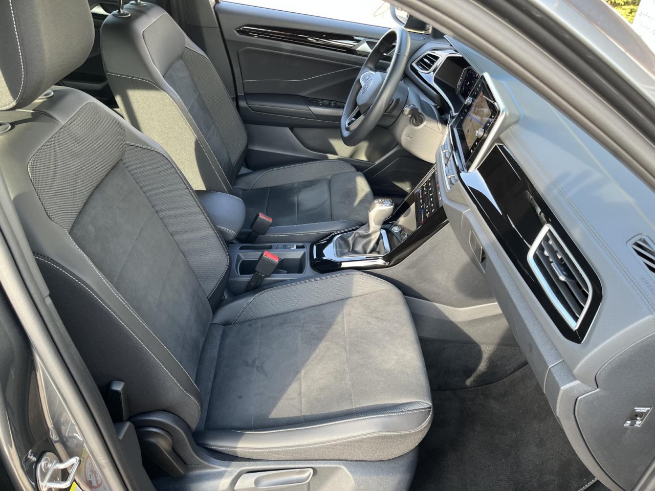 T-Roc 1,5 TSI DSG R-Line (AHK+Navi) Klima Navi