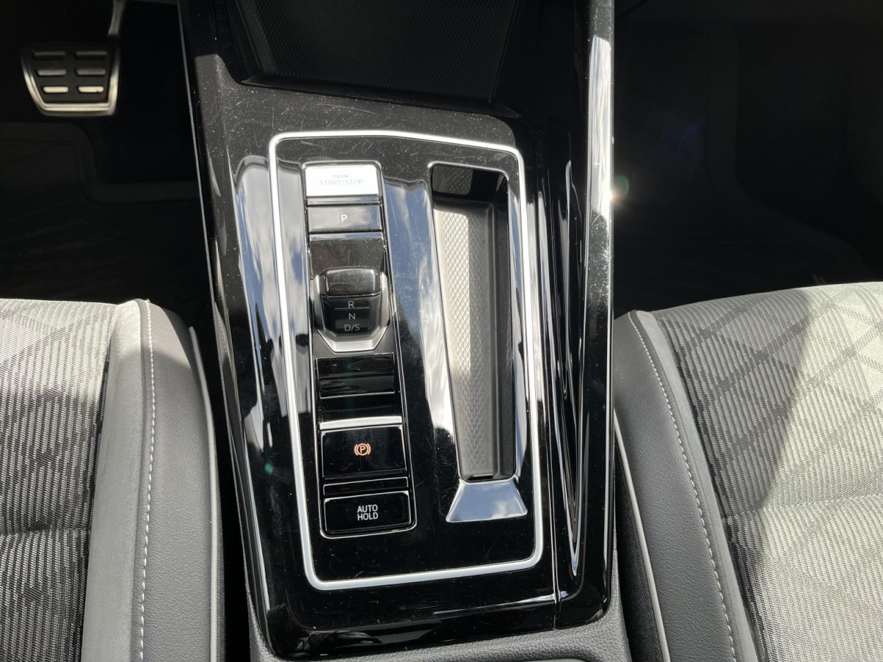 Golf VIII Variant 1,5 eTSI DSG R-Line (BlackStyle+AHK)