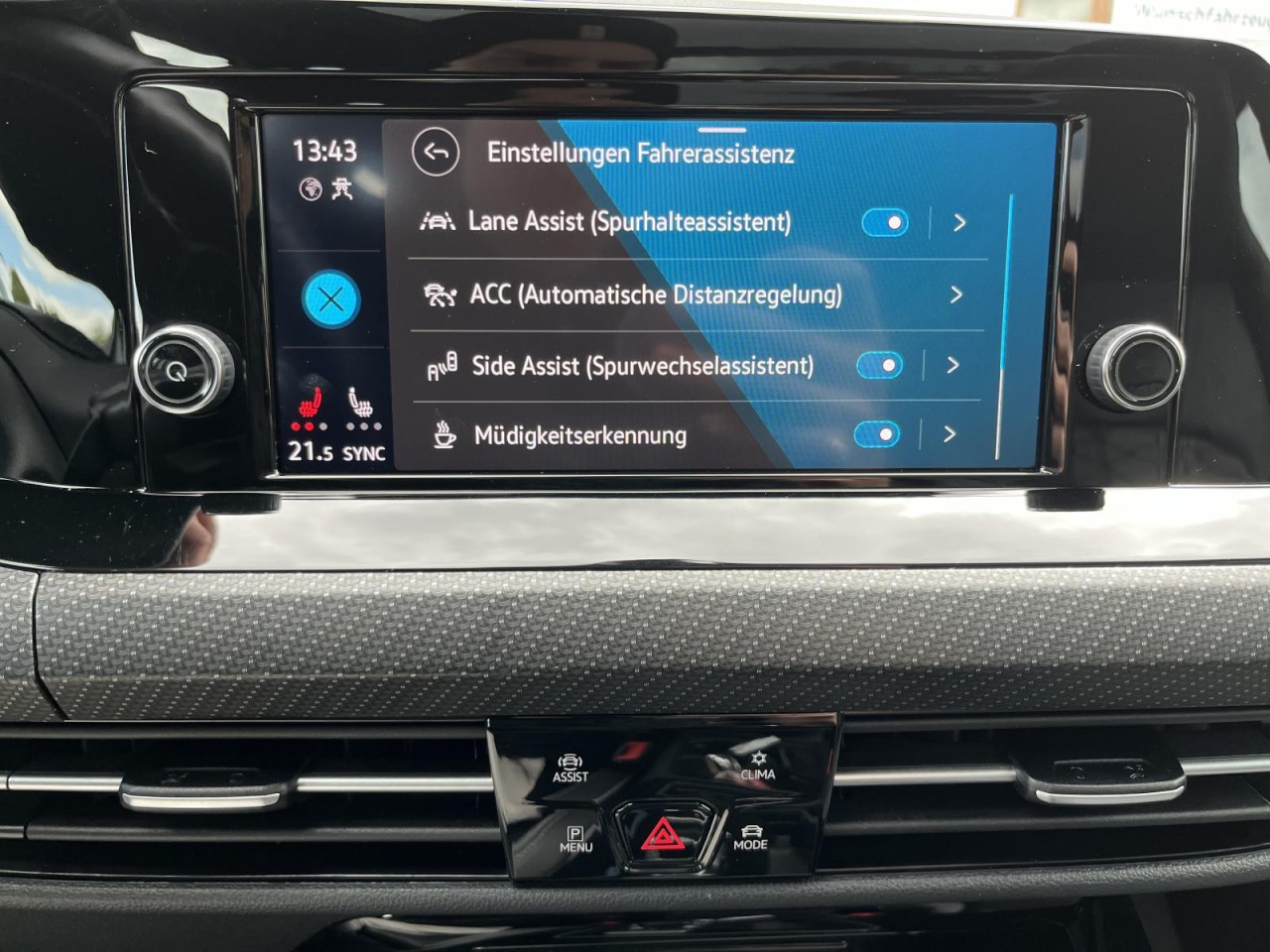 Golf VIII Variant 1,5 eTSI DSG R-Line (BlackStyle+AHK)