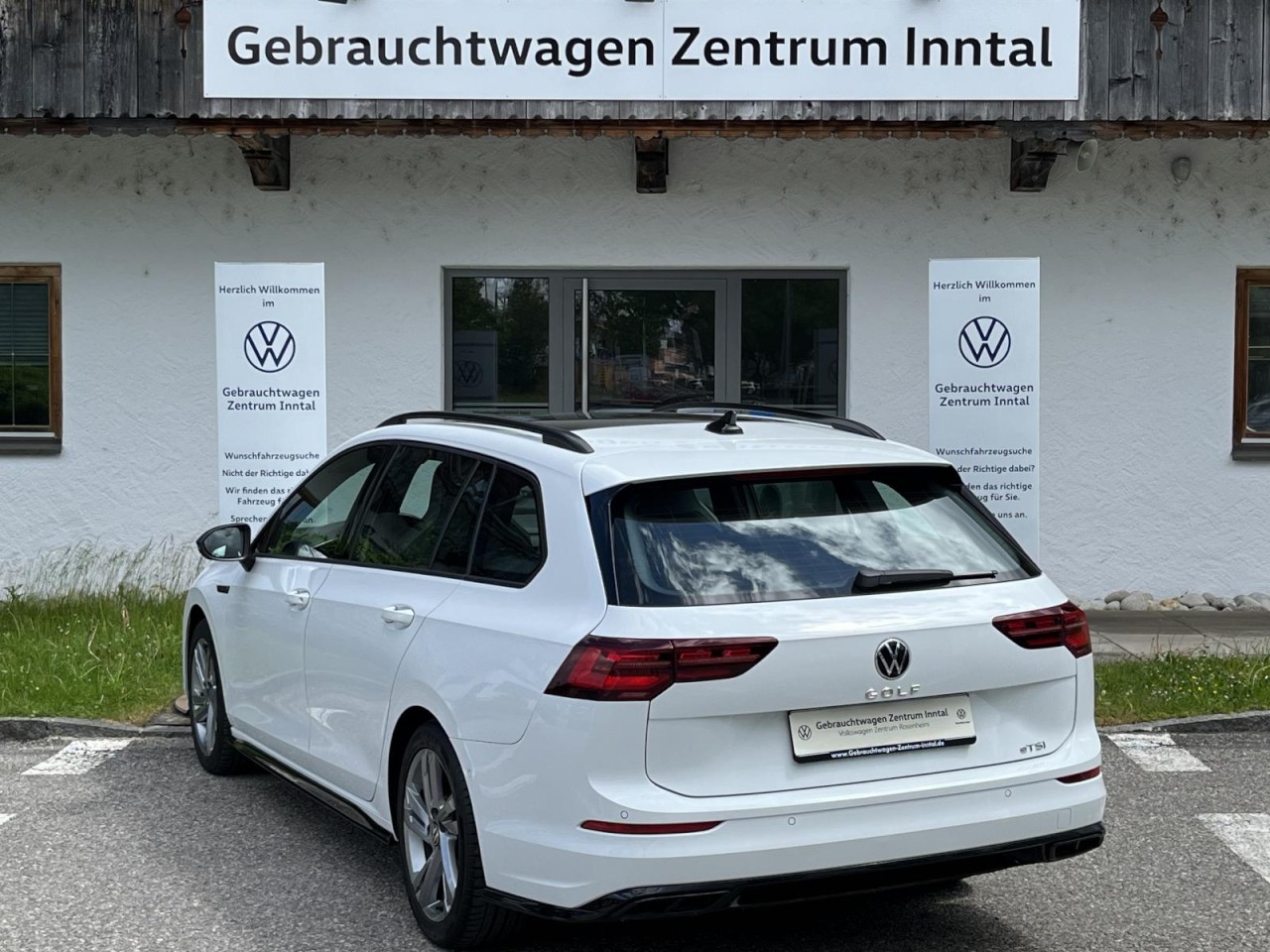 Golf VIII Variant 1,5 eTSI DSG R-Line (BlackStyle+AHK)