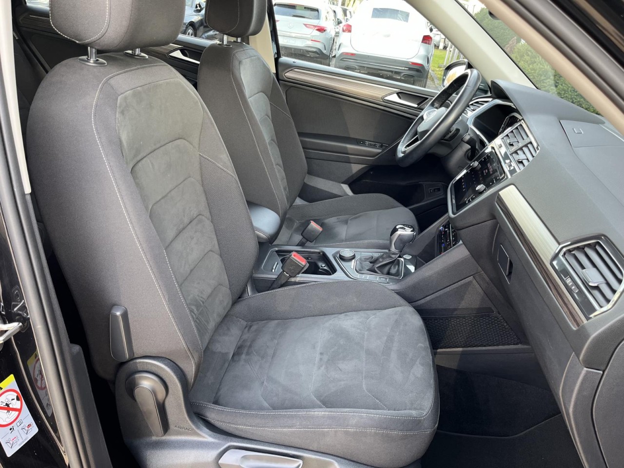 Tiguan Allspace 2,0 TSI DSG 4Motion Elegance (7-Sitzer+Navi+AHK+RearView)