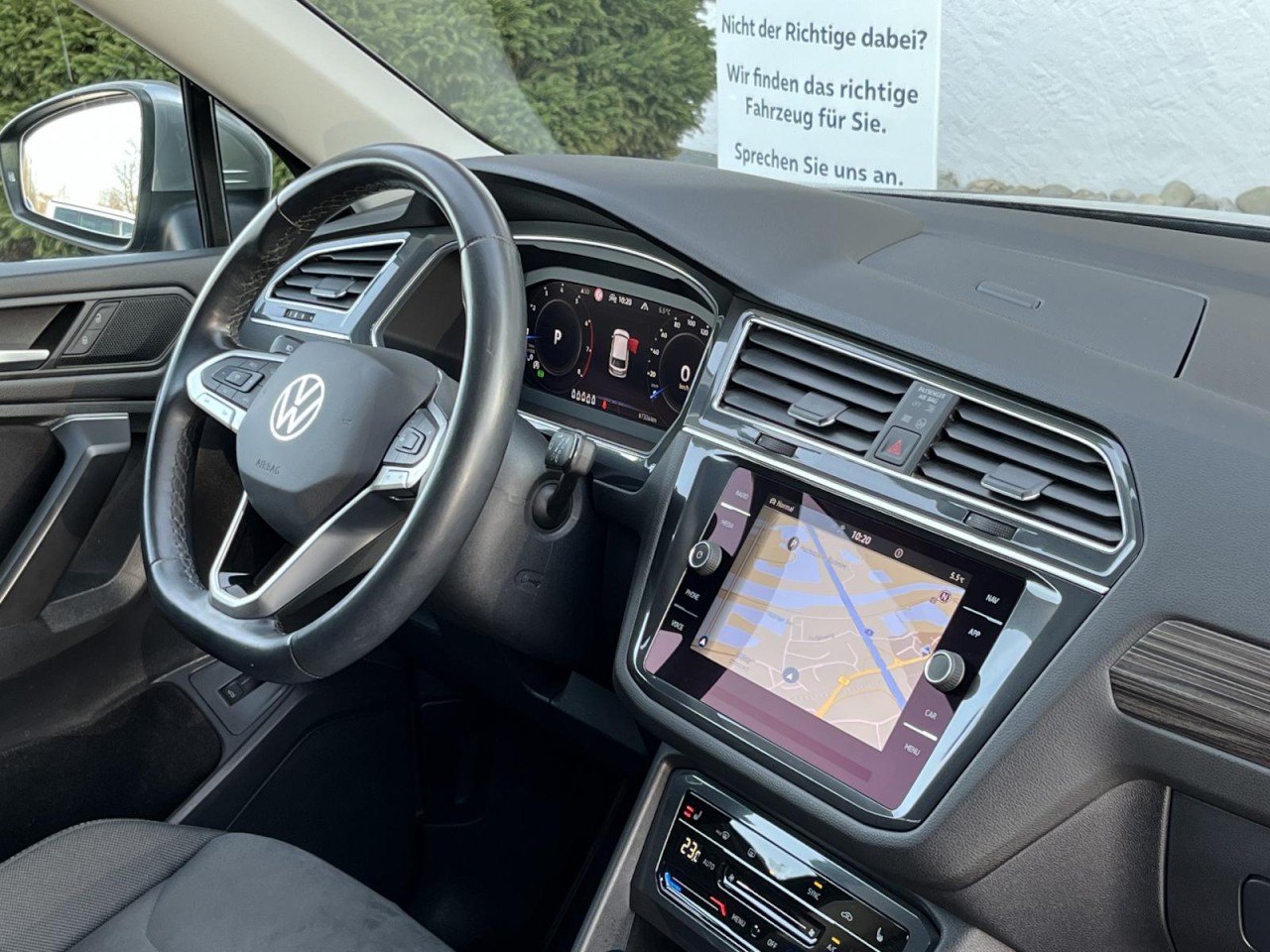 Tiguan Allspace 2,0 TSI DSG 4Motion Elegance (7-Sitzer+Navi+AHK+RearView)