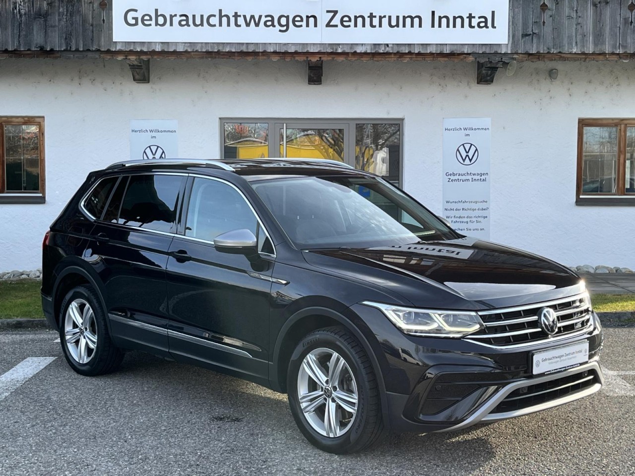 Tiguan Allspace 2,0 TSI DSG 4Motion Elegance (7-Sitzer+Navi+AHK+RearView)