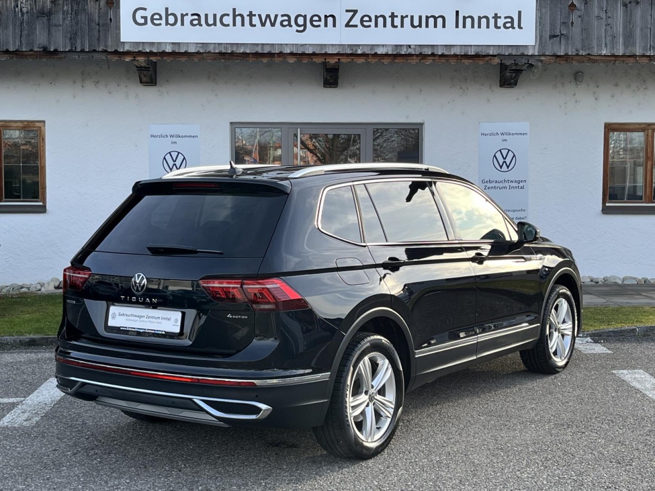Tiguan Allspace 2,0 TSI DSG 4Motion Elegance (7-Sitzer+Navi+AHK+RearView)