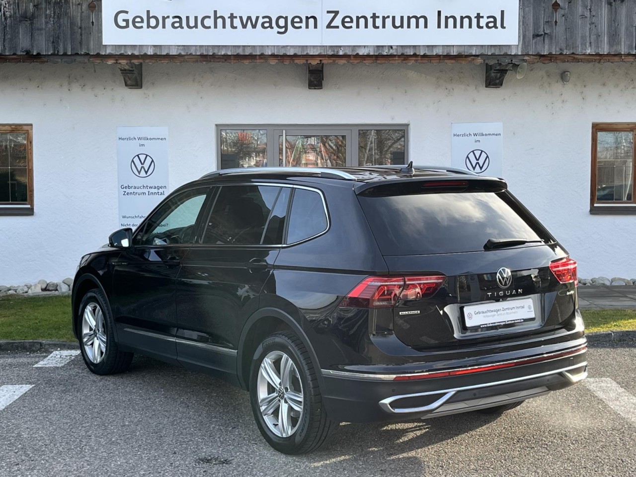 Tiguan Allspace 2,0 TSI DSG 4Motion Elegance (7-Sitzer+Navi+AHK+RearView)