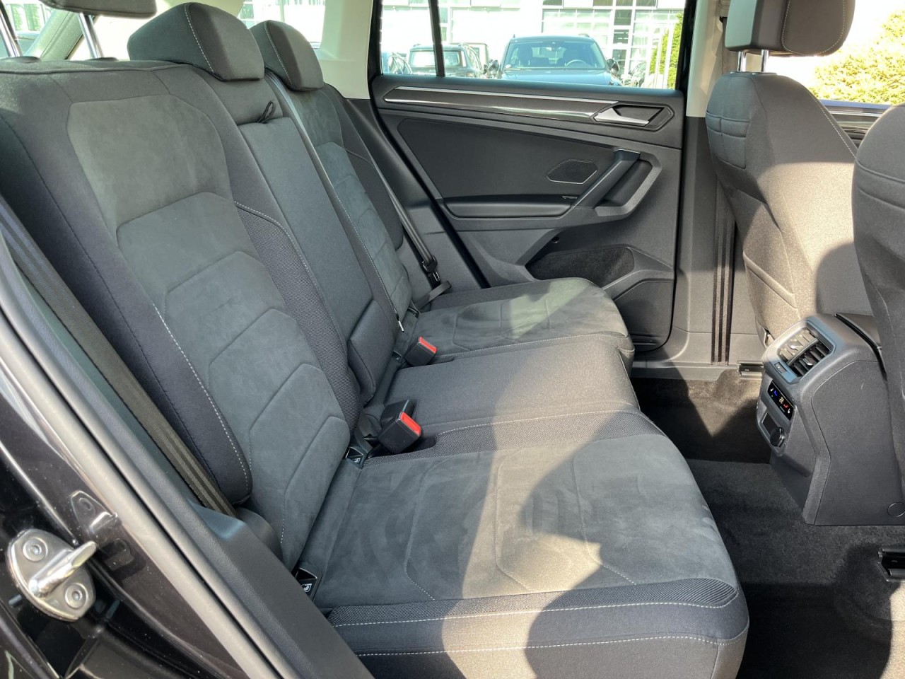 Tiguan 2,0 TDI Elegance DSG (Navi+HarmanKardon)