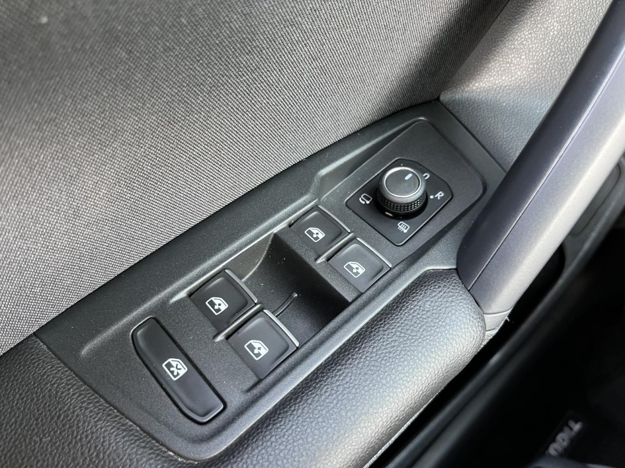 Tiguan 2,0 TDI Elegance DSG (Navi+HarmanKardon)