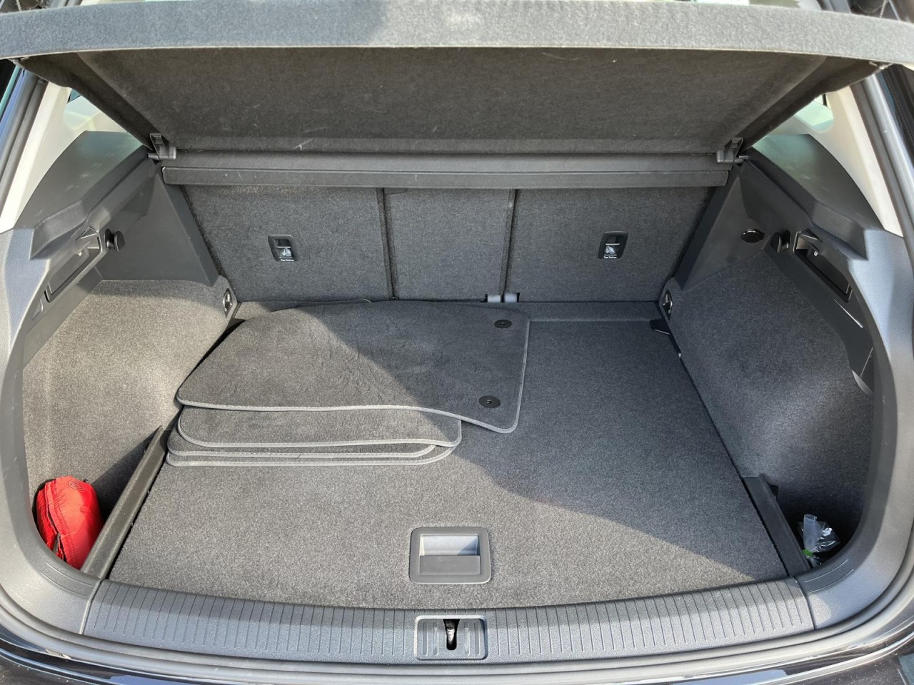 Tiguan 2,0 TDI Elegance DSG (Navi+HarmanKardon)