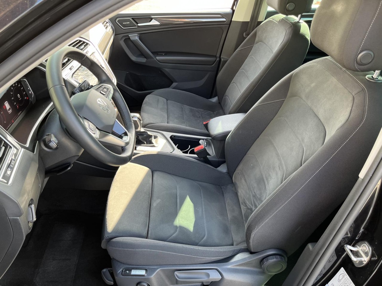 Tiguan 2,0 TDI Elegance DSG (Navi+HarmanKardon)