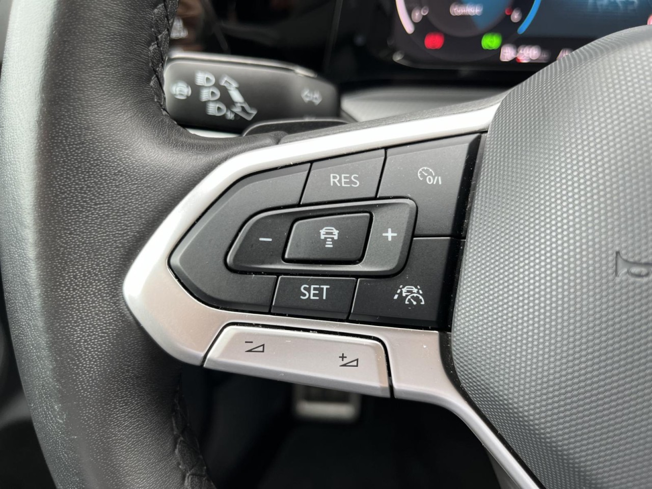 Golf VIII Variant Alltrack 2,0 TDI DSG 4Motion (AHK+Standhzg.+SD)