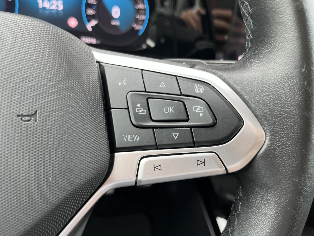 Golf VIII Variant Alltrack 2,0 TDI DSG 4Motion (AHK+Standhzg.+SD)
