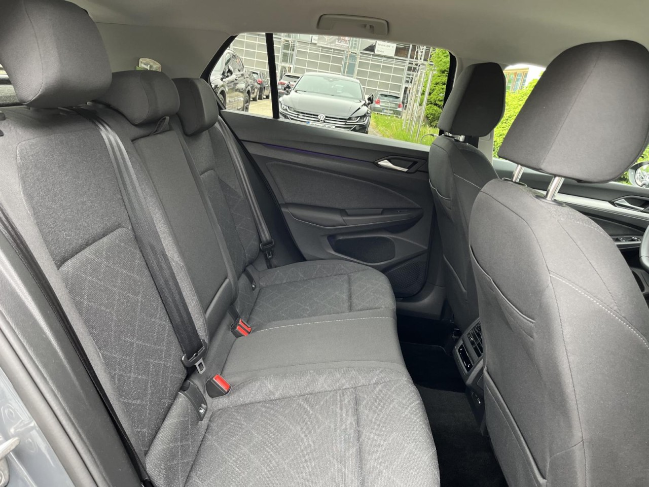 Golf VIII 2,0 TDI Life (AHK+Navi+Standhzg+Fahrschulausstattung)
