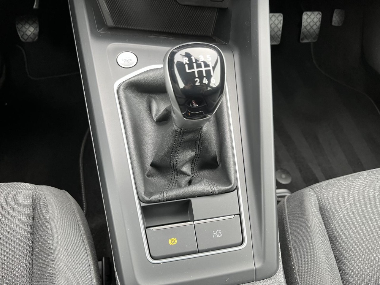 Golf VIII 2,0 TDI Life (AHK+Navi+Standhzg+Fahrschulausstattung)
