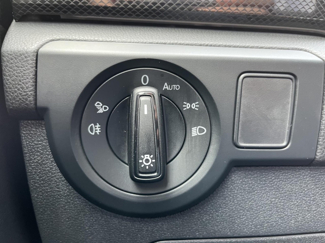 T-Cross 1,5 TSI DSG R-Line (IQ.Light+Sitzhzg.+RearView)