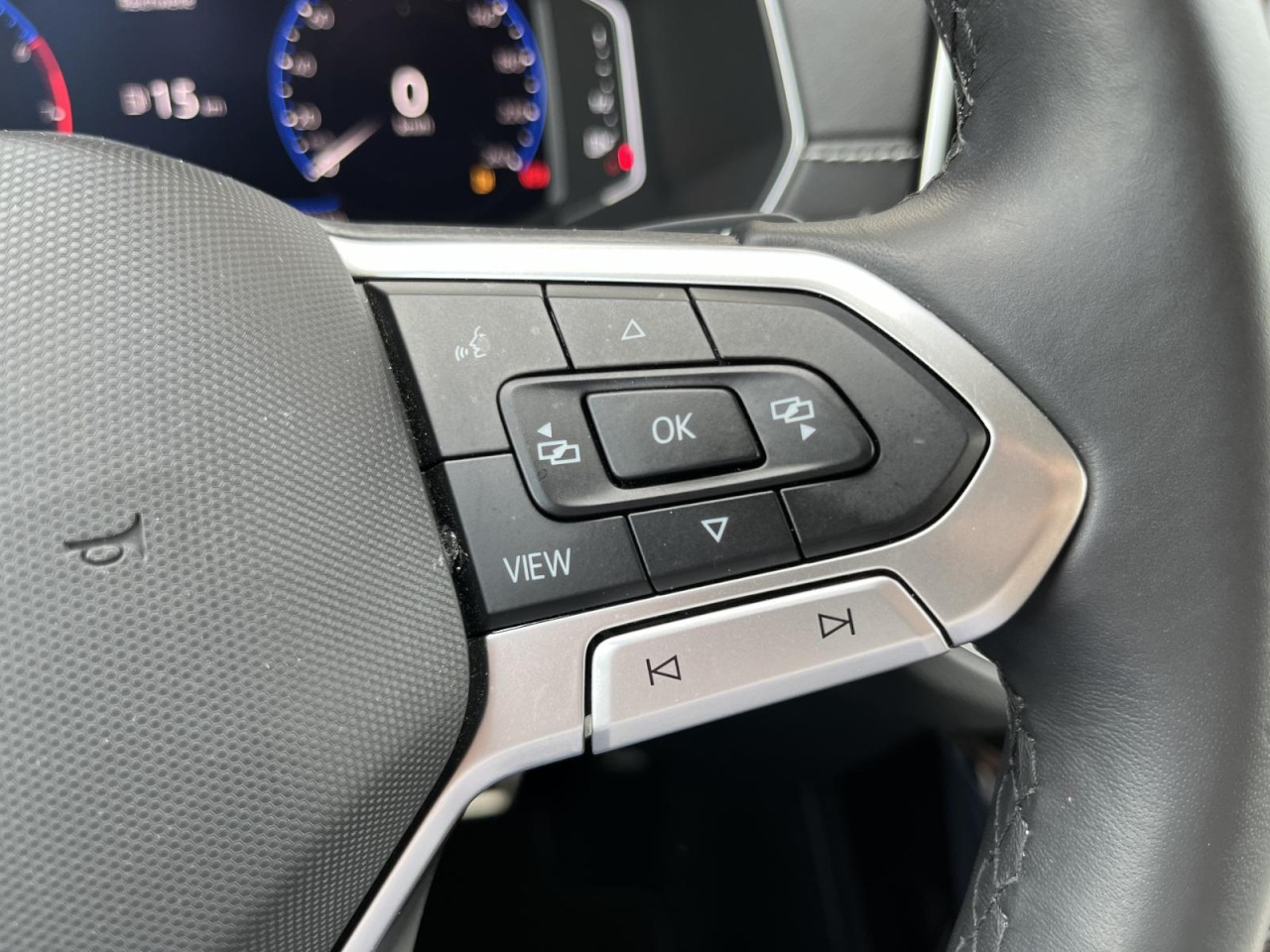 T-Cross 1,5 TSI DSG R-Line (IQ.Light+Sitzhzg.+RearView)