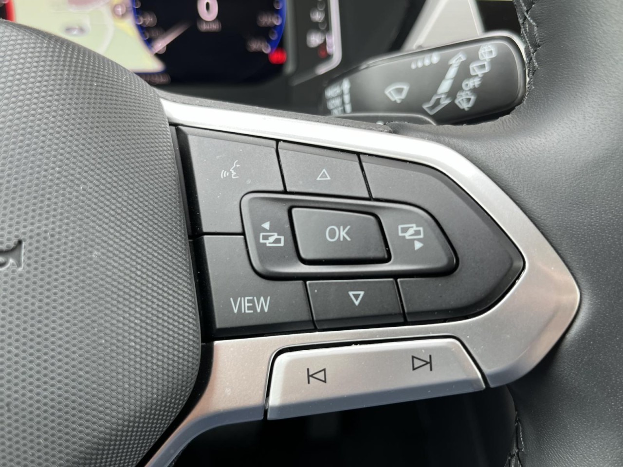 Touran 2,0 TDI DSG Comfortline (Navi+LED+ACC)