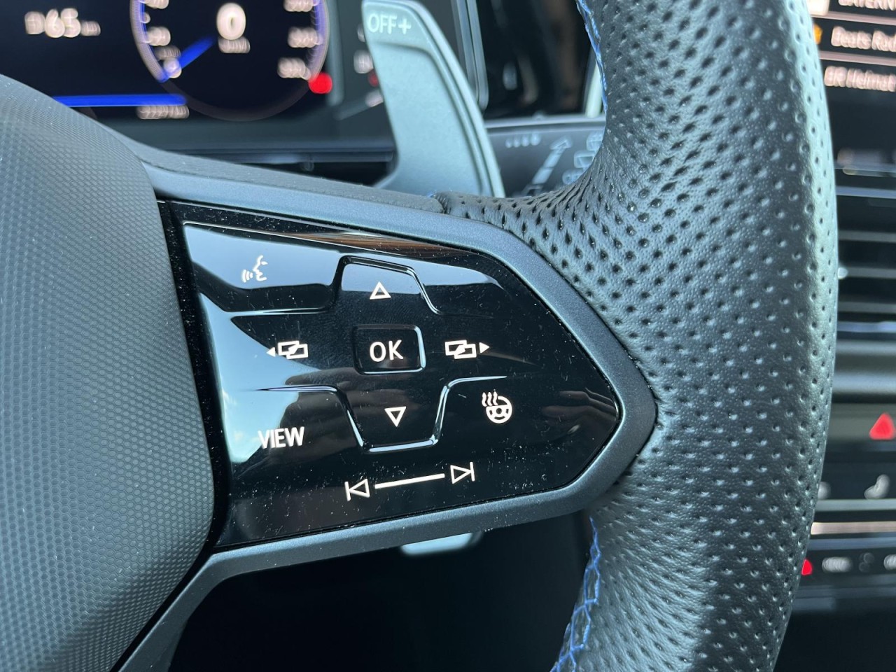 T-Roc R 2,0 TSI DSG 4MOTION (R-Performance Paket+DCC+AHK+Leder)