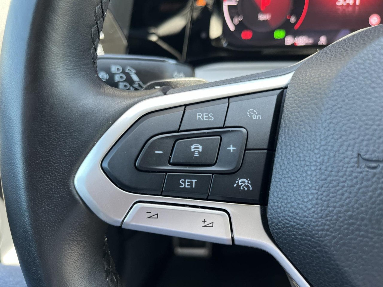 Golf VIII Variant Alltrack 2,0 TDI DSG 4Motion (IQ.Light+AHK)